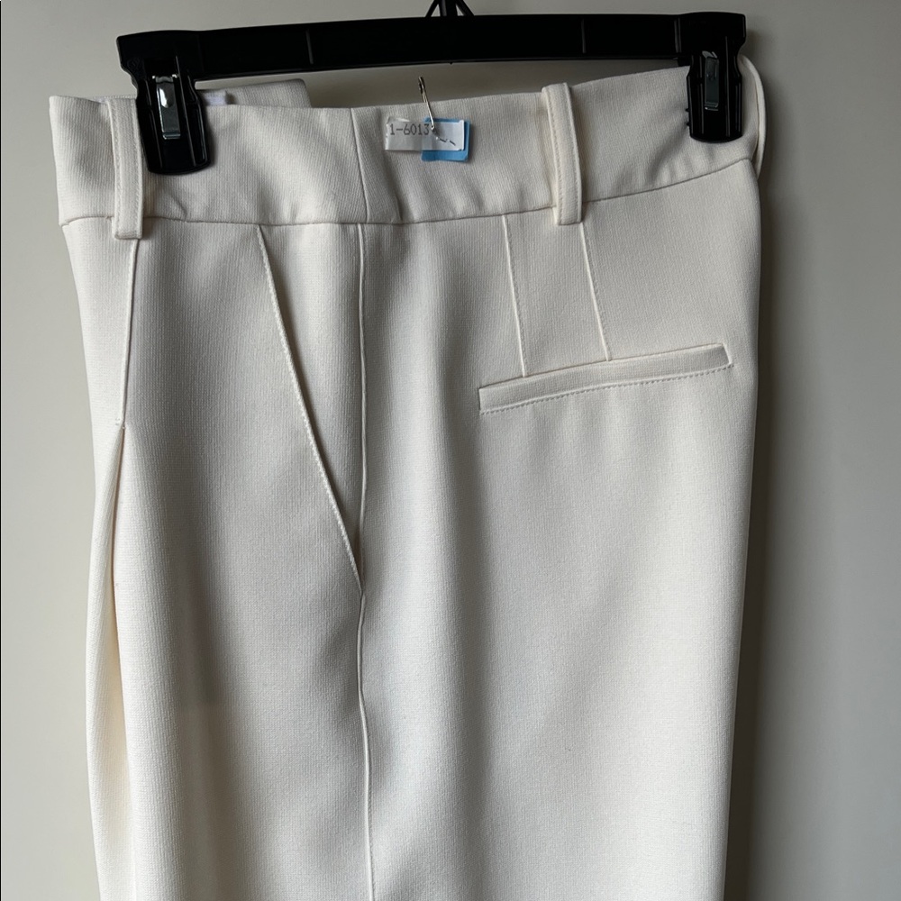 Smythe Women's Ivory Suit- like new - Picture 7 of 15